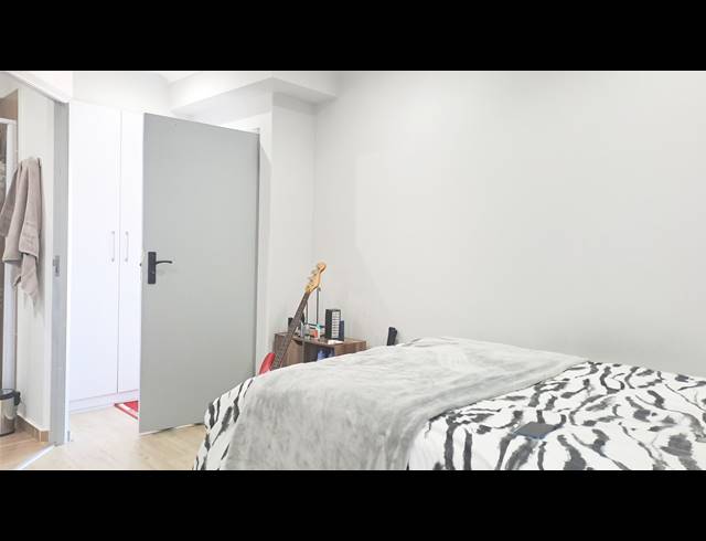 2 bed property to rent in OBSERVATORY